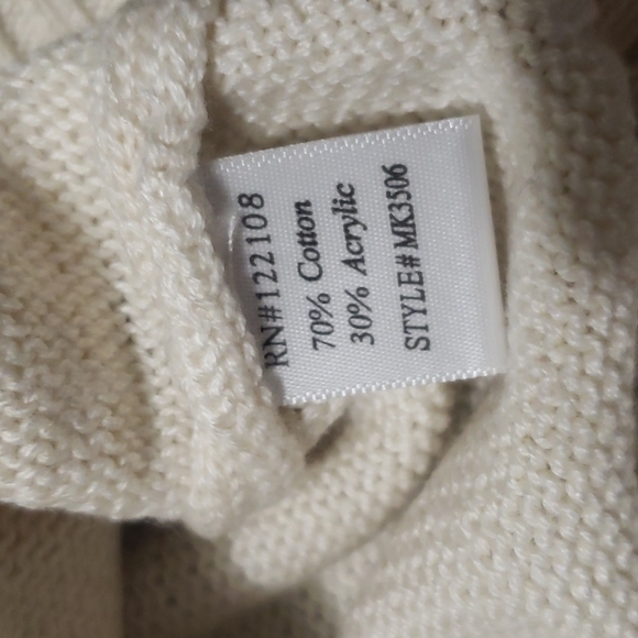 🤍🖤New boutique 🖤 heart sweater - Picture 9 of 10